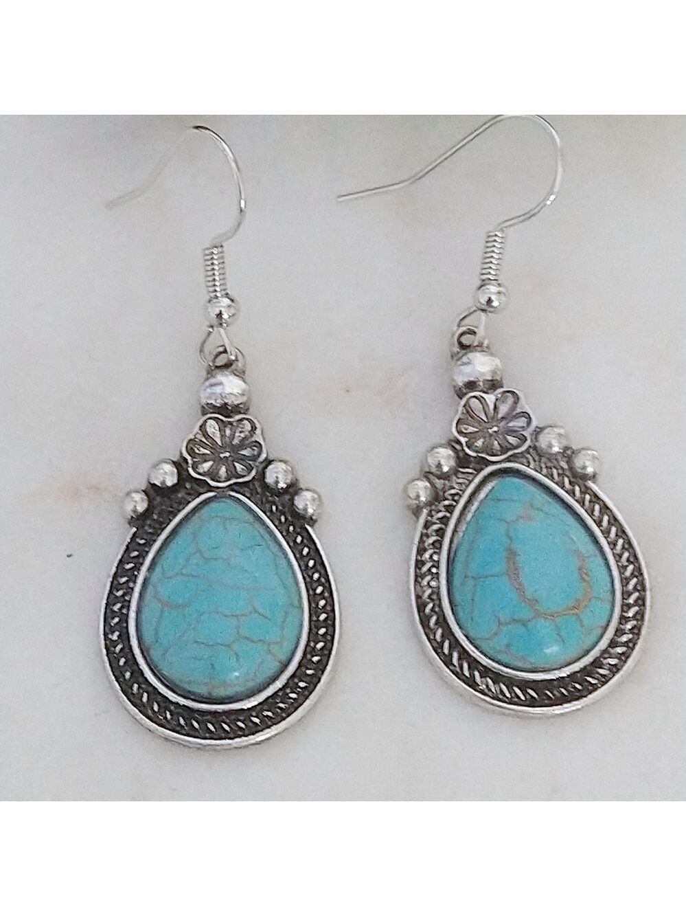 NWT Western Style Turquoise Stone Dangle Earrings